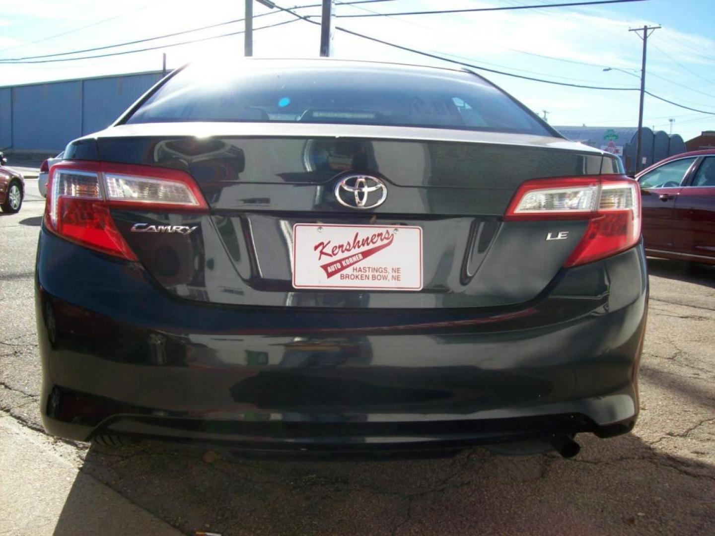 2012 Green /Tan Toyota Camry LE (4T1BF1FK6CU) with an L4, 2.5L engine, Automatic transmission, located at 220 West South St., Hastings, NE, 68901, (402) 461-3161, 0.000000, 0.000000 - Photo#10